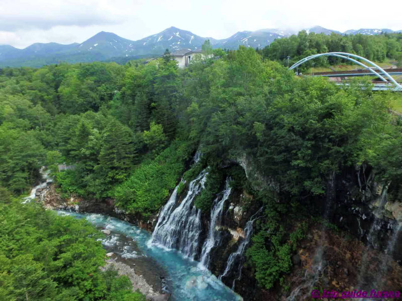 美瑛　ふらの　白ひげの滝　6月　きれい　