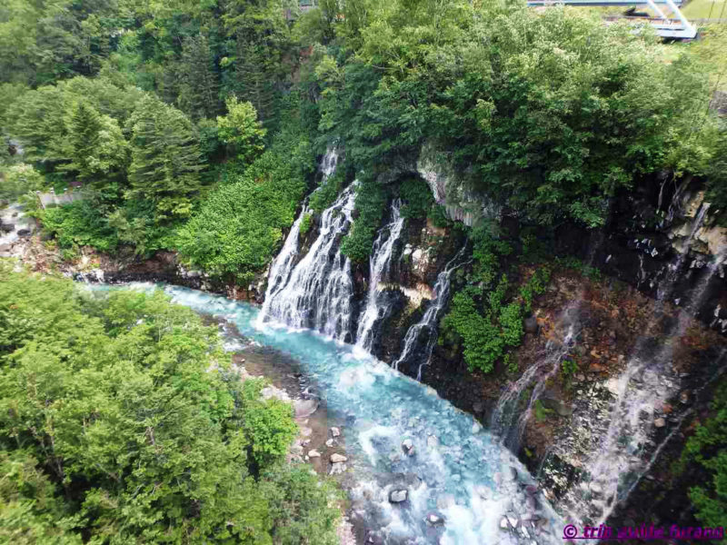 美瑛　ふらの　白ひげの滝　6月　きれい