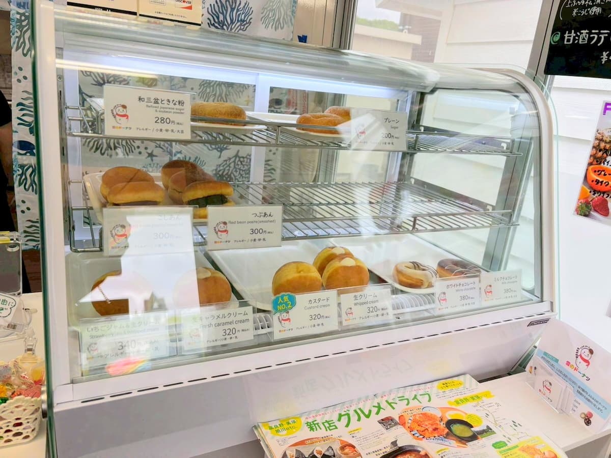 雪のドーナツのドーナツのショーケース